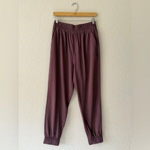 NWOT! Vuori Villa Joggers in Chestnut Brown, sz MD